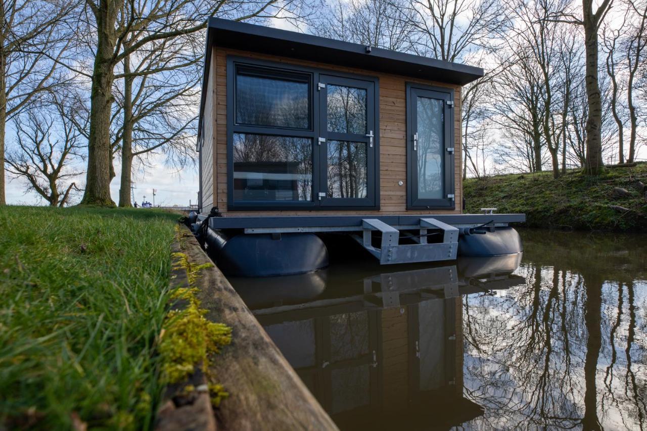 Waterlodges Leeuwarden Botel Weidum